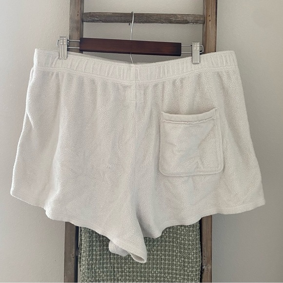 American Eagle - Reverse Fleece Short - Color: Cappuccino - Size XL - Picture 3 of 4